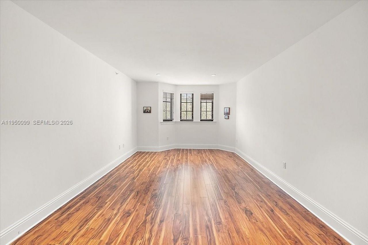 3471 Main Hwy, Unit 1240, Miami, FL 33133 Photo