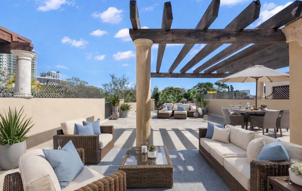 3471 Main Hwy, Unit 1240, Miami, FL 33133 Photo