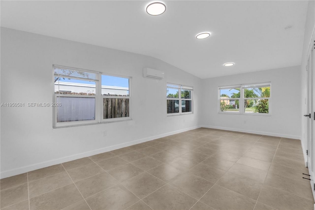 16000 NW 21st Ave, Miami Gardens, FL 33054 Photo