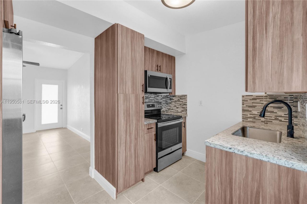 16000 NW 21st Ave, Miami Gardens, FL 33054 Photo