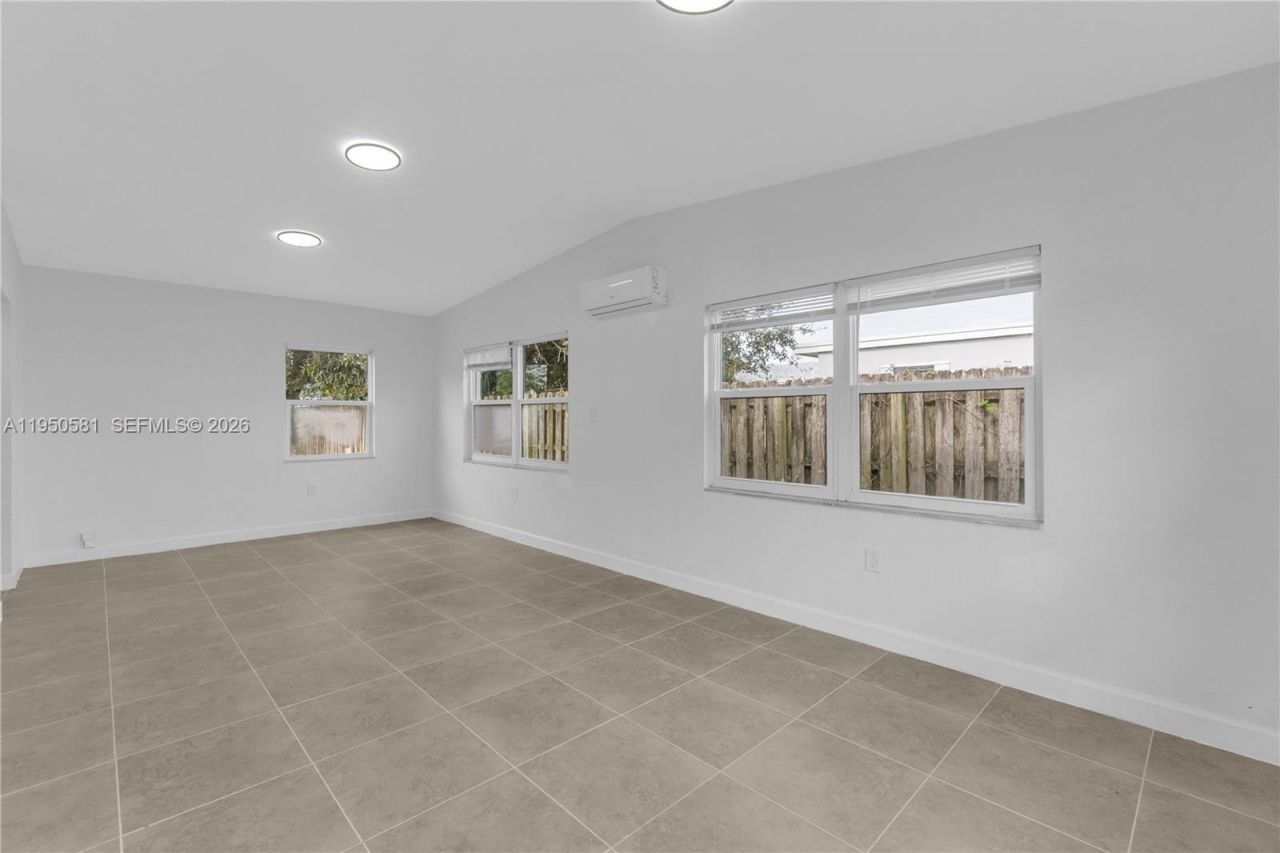 16000 NW 21st Ave, Miami Gardens, FL 33054 Photo