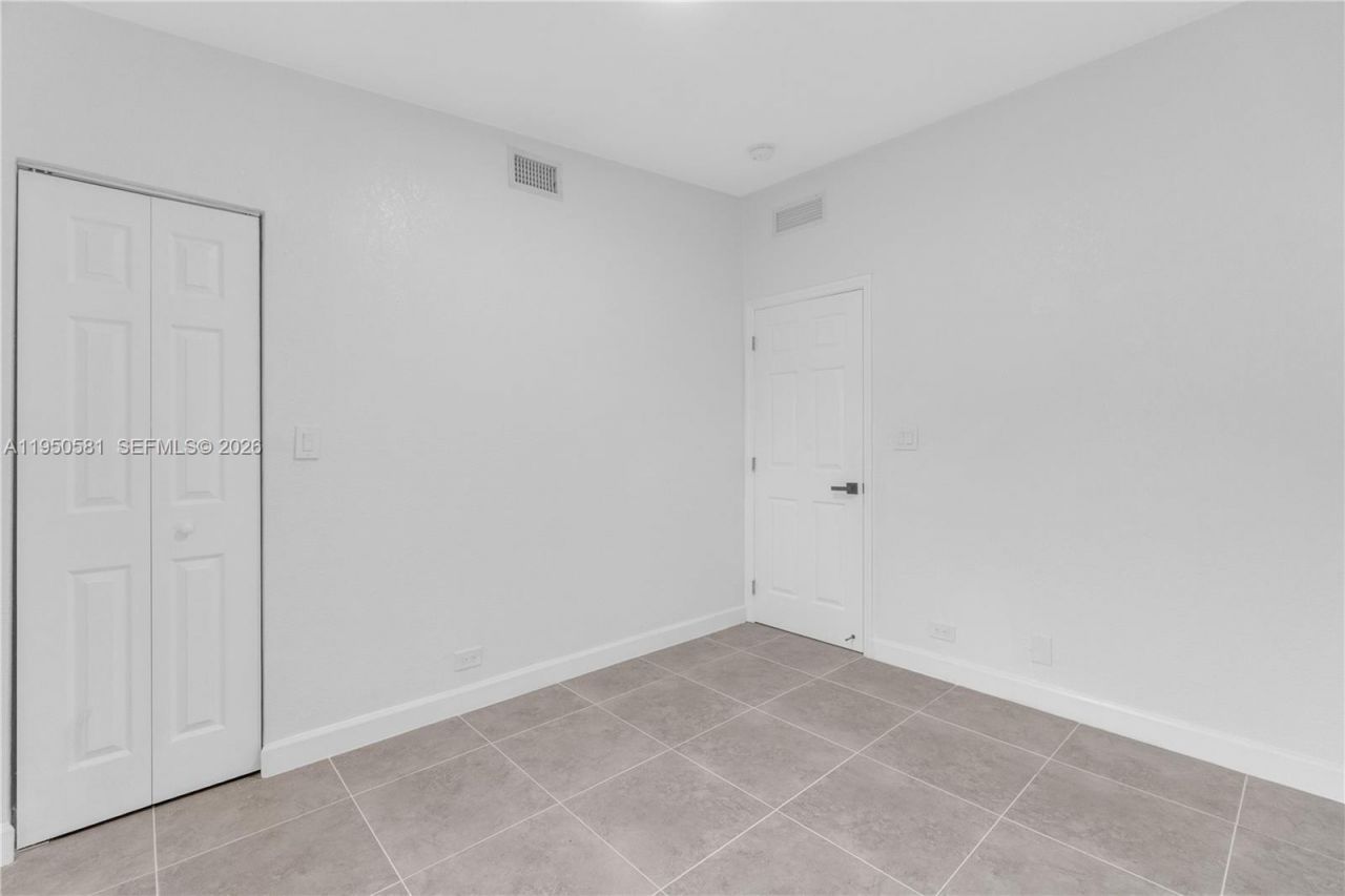 16000 NW 21st Ave, Miami Gardens, FL 33054 Photo