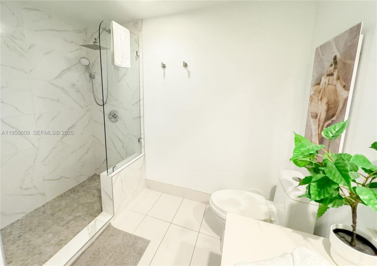 2602 E Hallandale Beach Blvd, Unit R409, Hallandale Beach, FL 33009 Photo