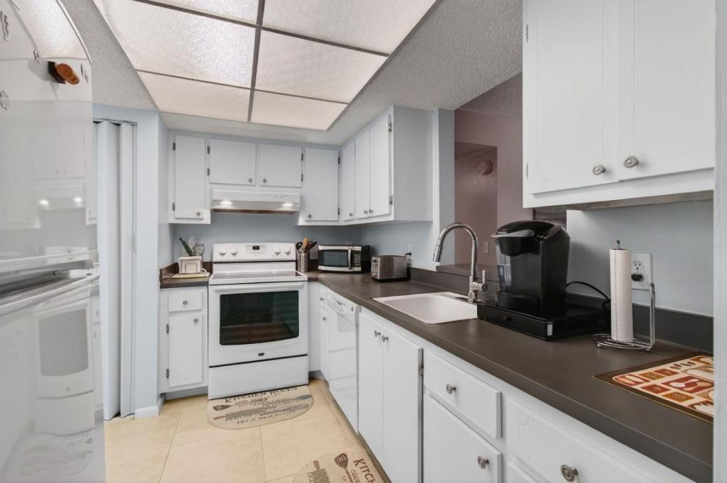 10 Willowbrook, Unit 205, Delray Beach, FL 33446 Photo