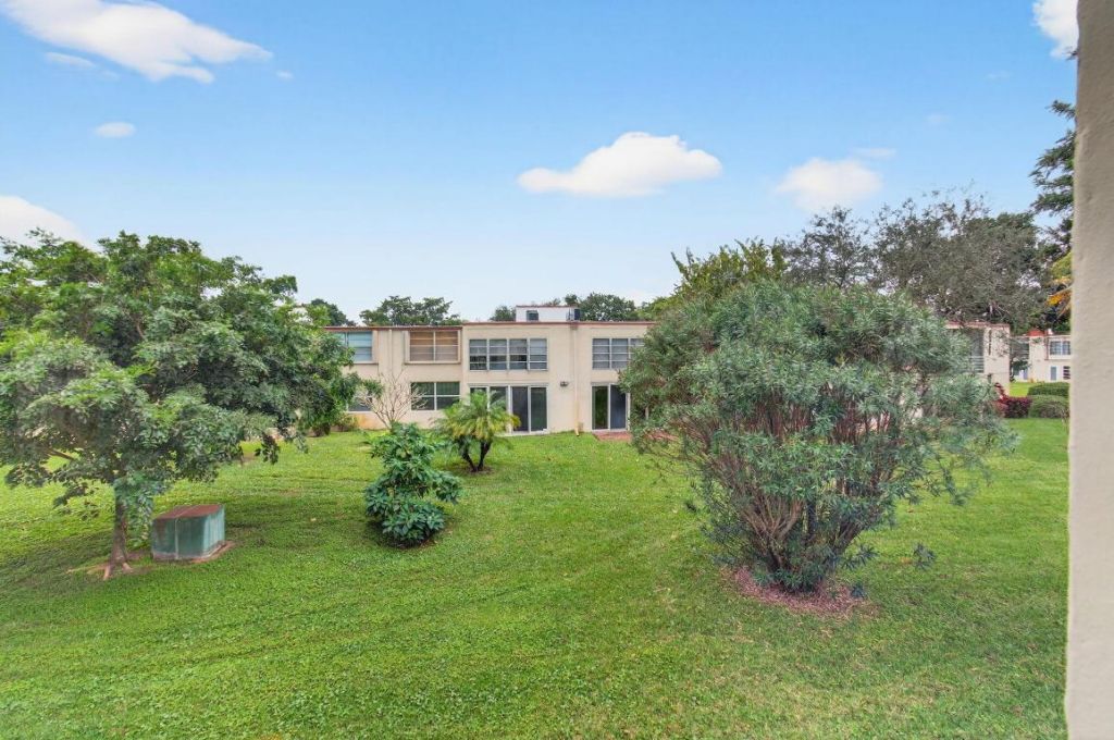 10 Willowbrook, Unit 205, Delray Beach, FL 33446 Photo