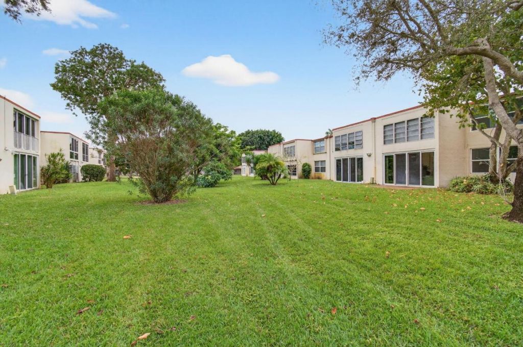 10 Willowbrook, Unit 205, Delray Beach, FL 33446 Photo