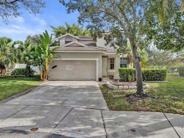 2389 NW 162nd Terrace, Pembroke Pines, FL 33028