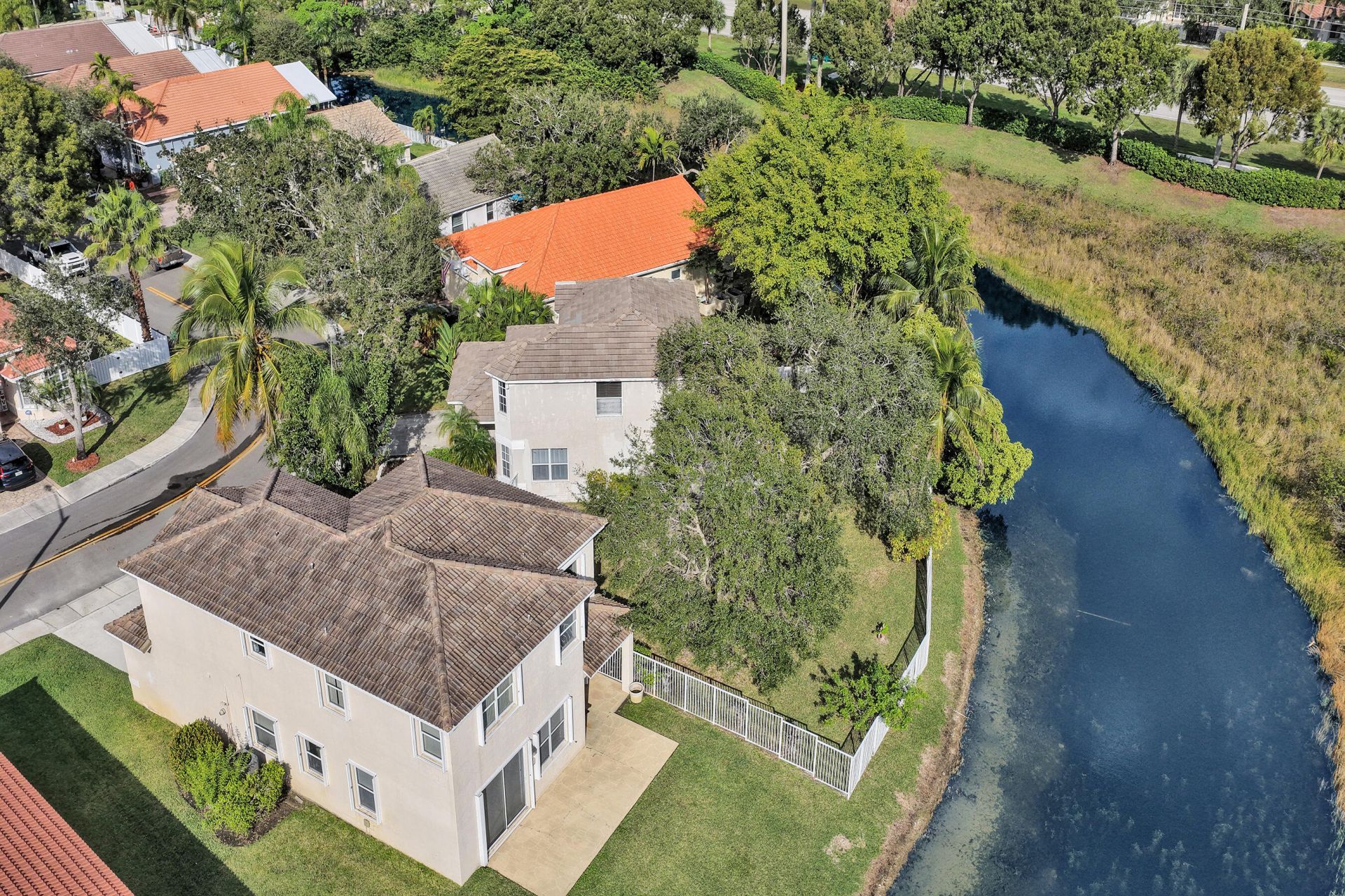 2389 NW 162nd Terrace, Pembroke Pines, FL 33028 Photo