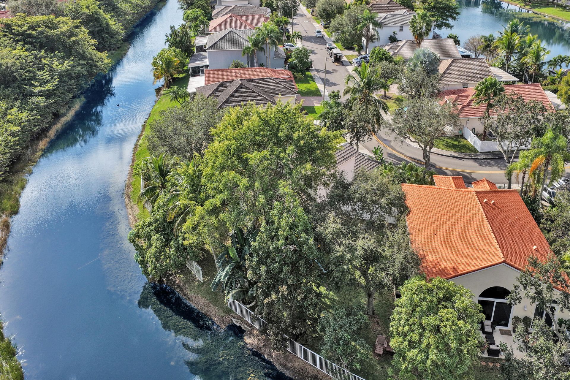 2389 NW 162nd Terrace, Pembroke Pines, FL 33028 Photo