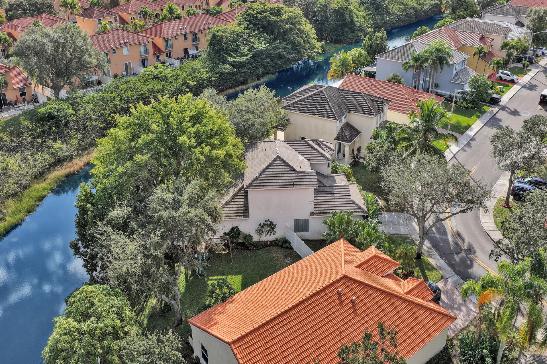 2389 NW 162nd Terrace, Pembroke Pines, FL 33028 Photo