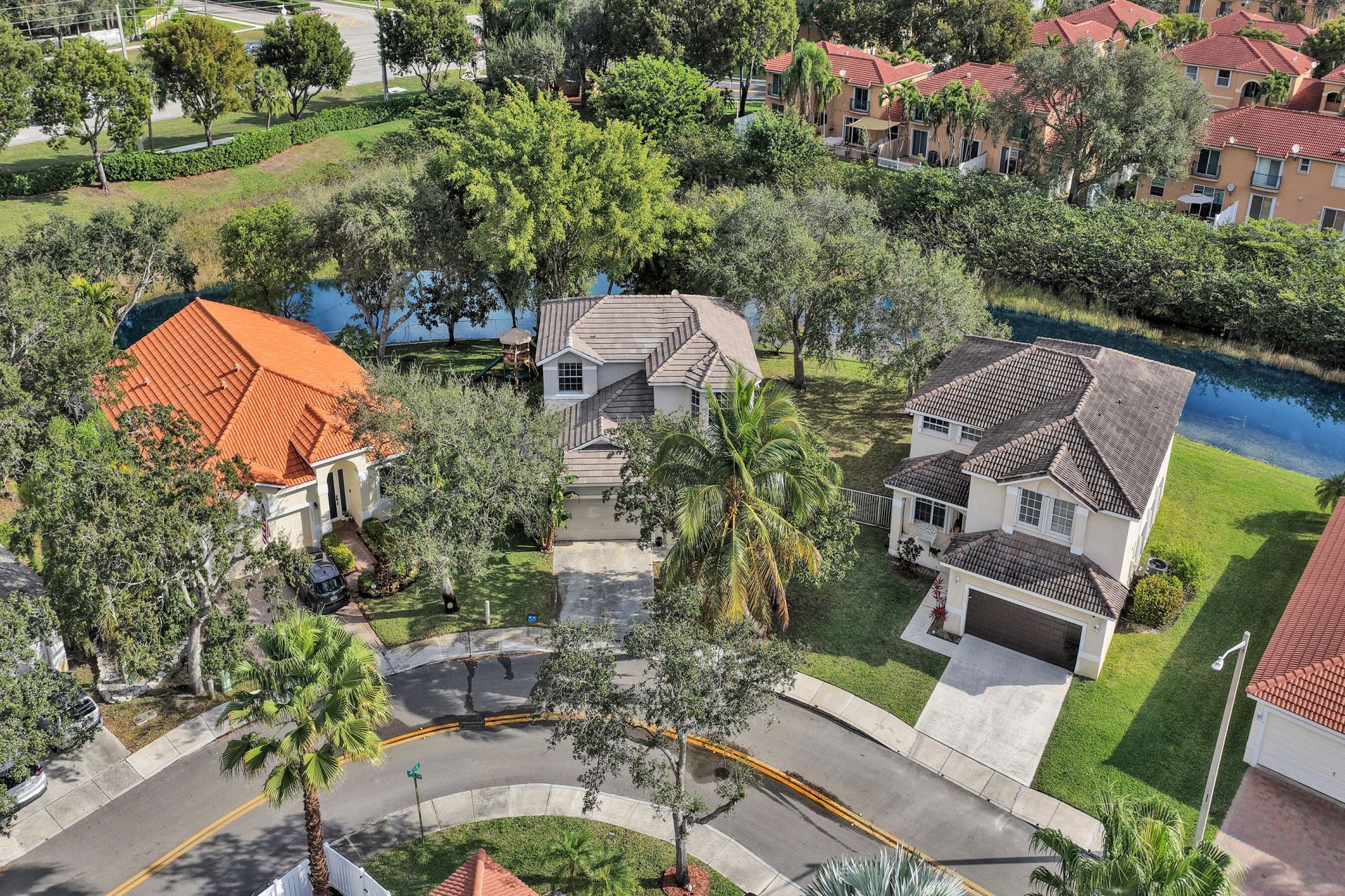 2389 NW 162nd Terrace, Pembroke Pines, FL 33028 Photo