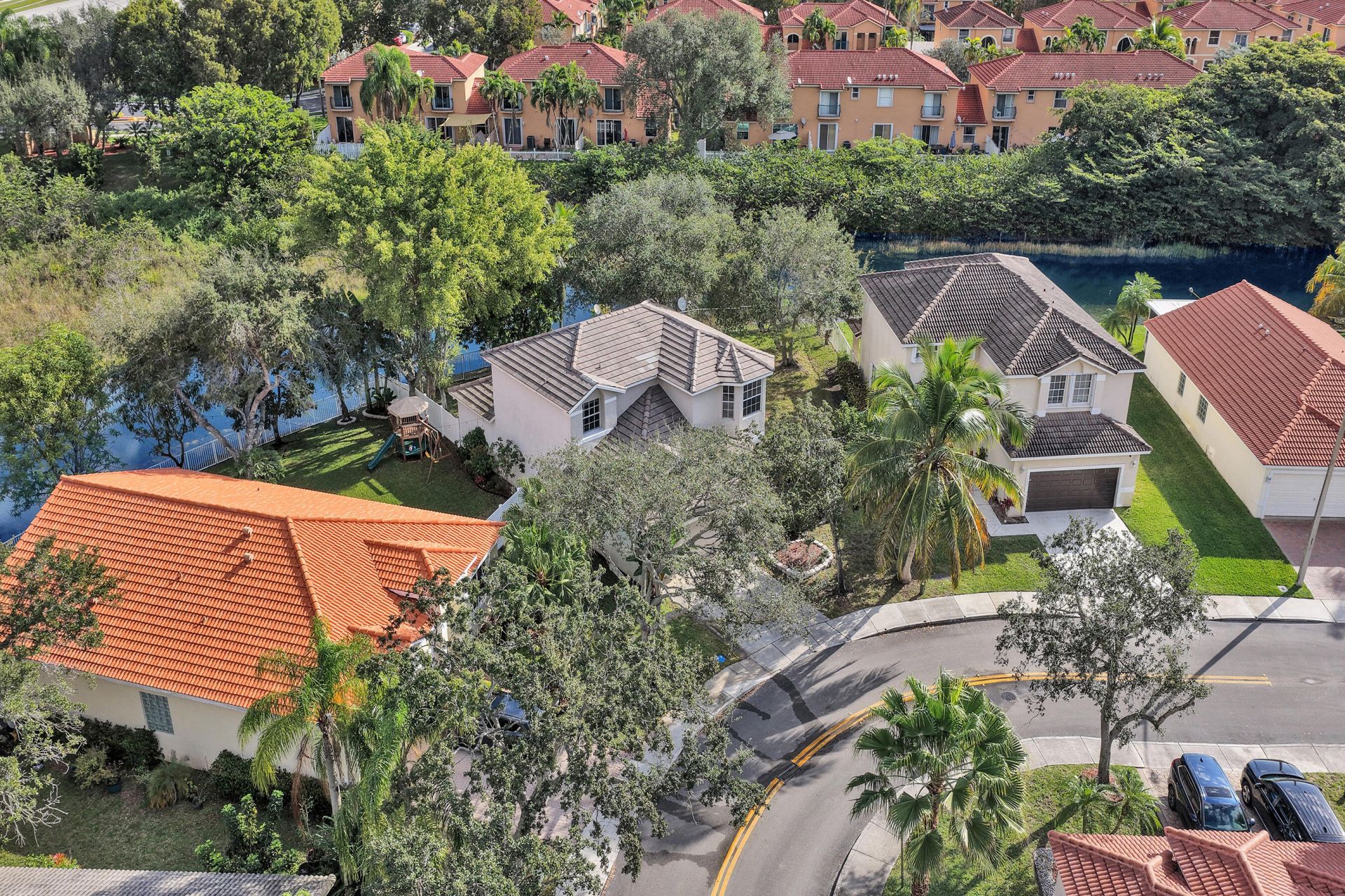 2389 NW 162nd Terrace, Pembroke Pines, FL 33028 Photo