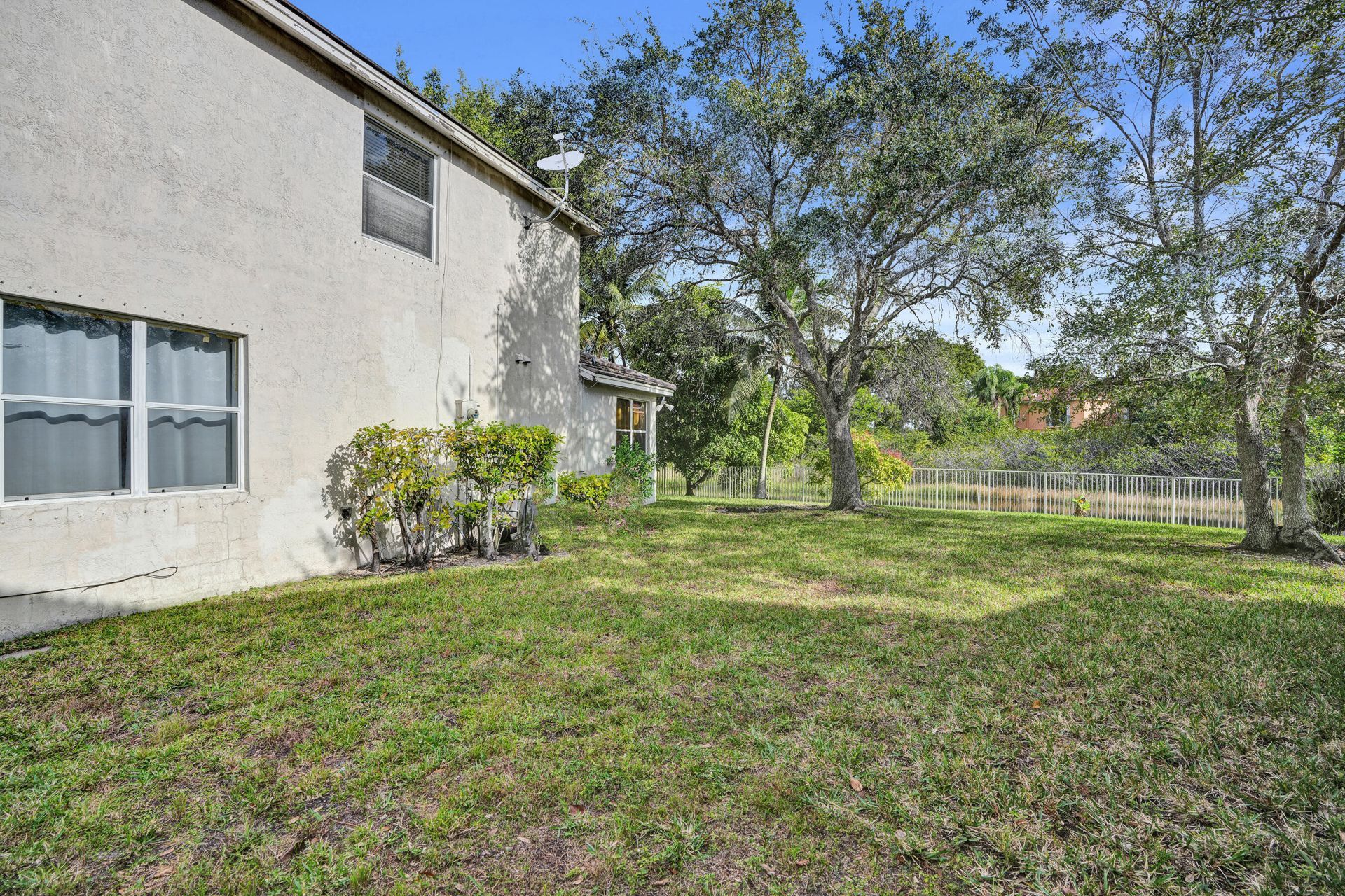 2389 NW 162nd Terrace, Pembroke Pines, FL 33028 Photo