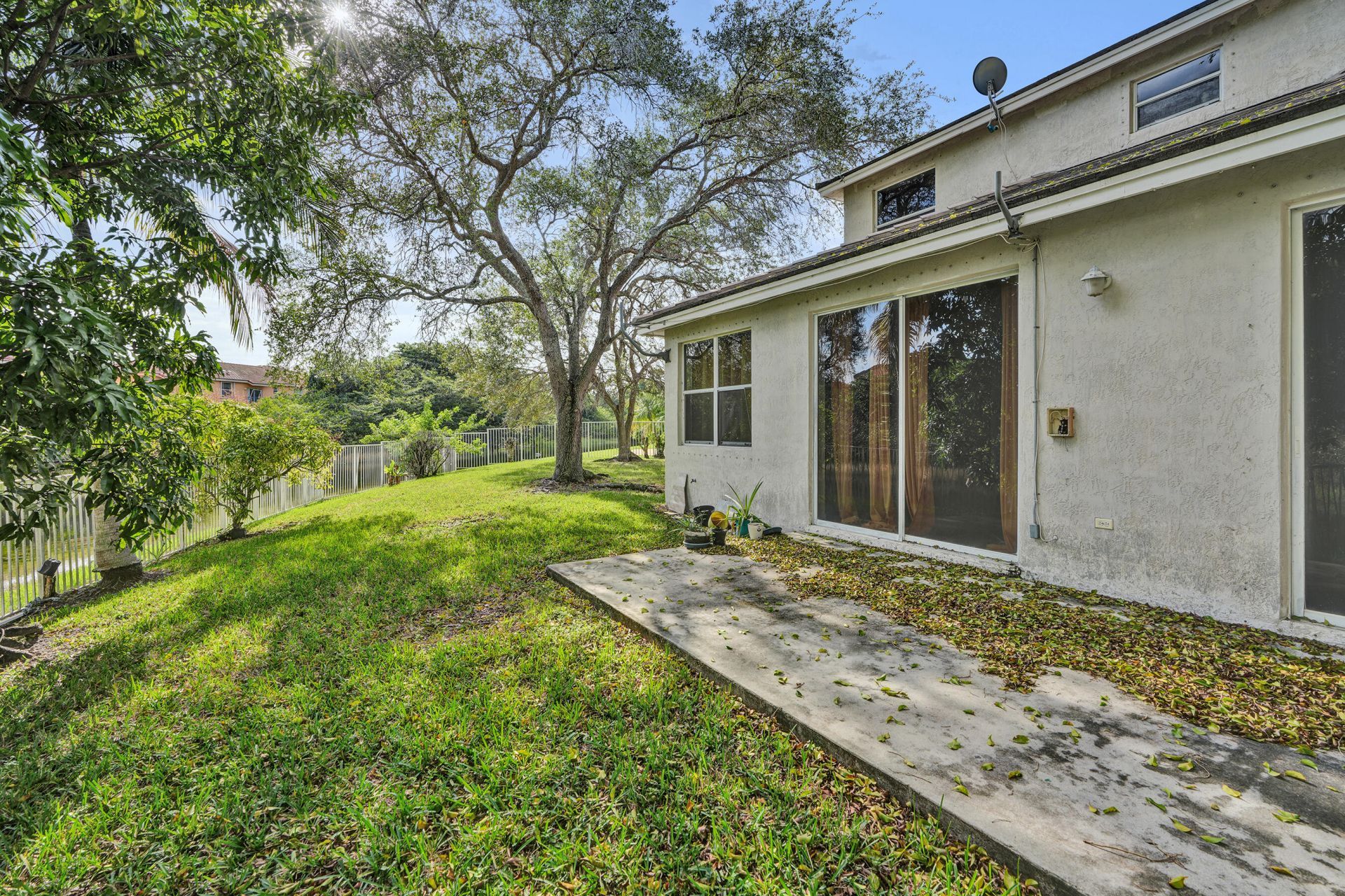 2389 NW 162nd Terrace, Pembroke Pines, FL 33028 Photo