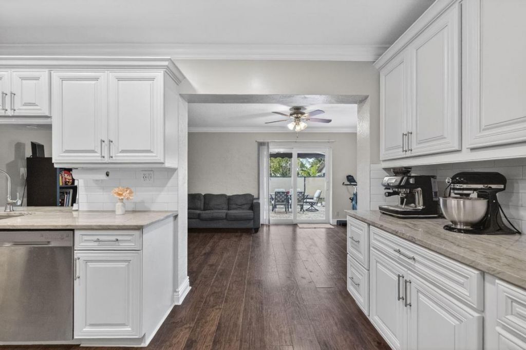 7101 NW 98th Terrace, Tamarac, FL 33321 Photo