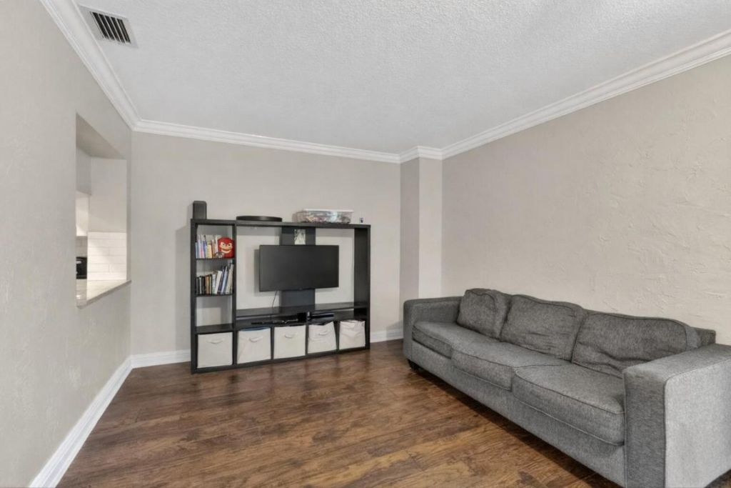 7101 NW 98th Terrace, Tamarac, FL 33321 Photo