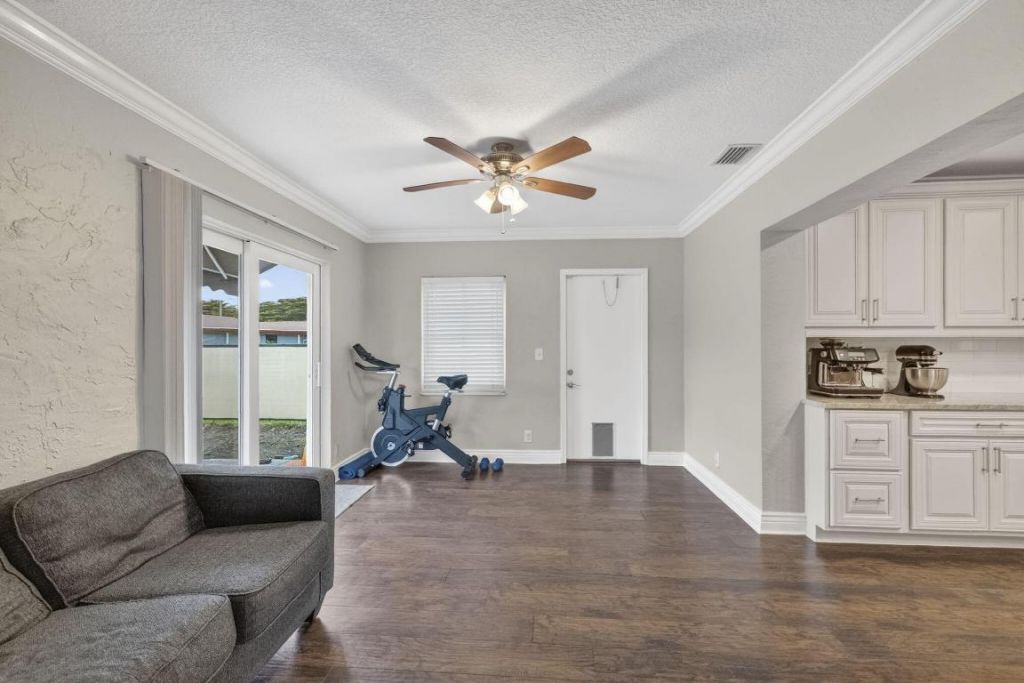 7101 NW 98th Terrace, Tamarac, FL 33321 Photo