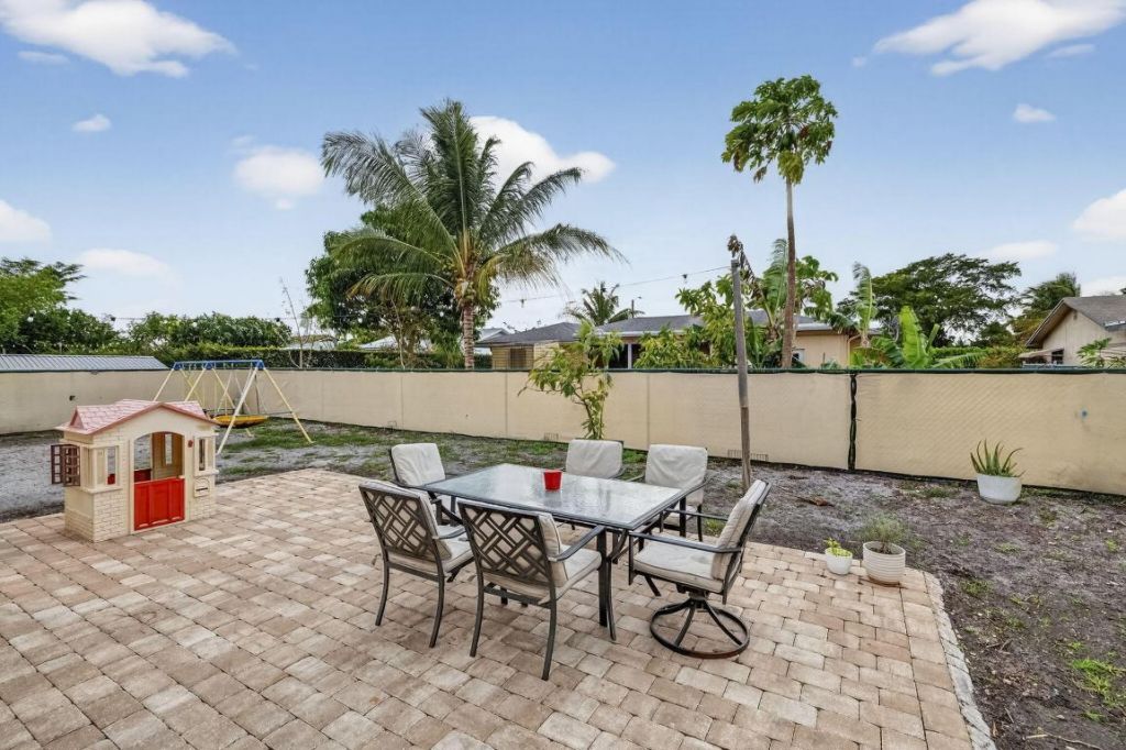 7101 NW 98th Terrace, Tamarac, FL 33321 Photo