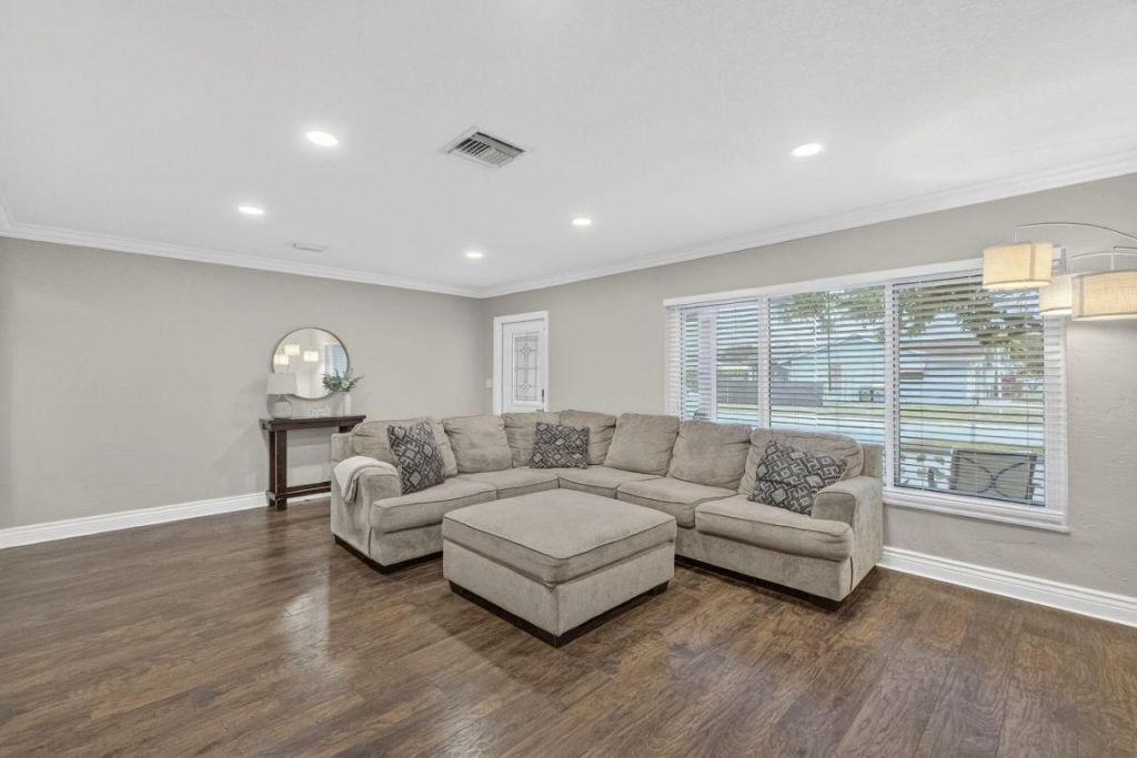 7101 NW 98th Terrace, Tamarac, FL 33321 Photo