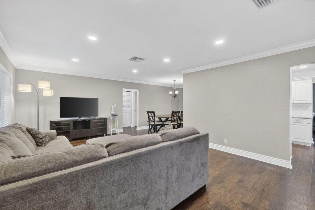 7101 NW 98th Terrace, Tamarac, FL 33321 Photo