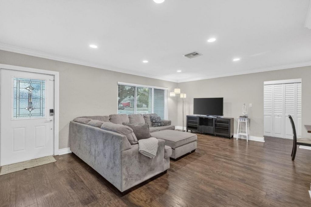 7101 NW 98th Terrace, Tamarac, FL 33321 Photo