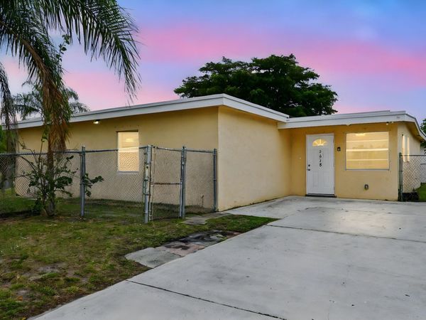 5618 Cinnamon Drive, West Palm Beach, FL 33415