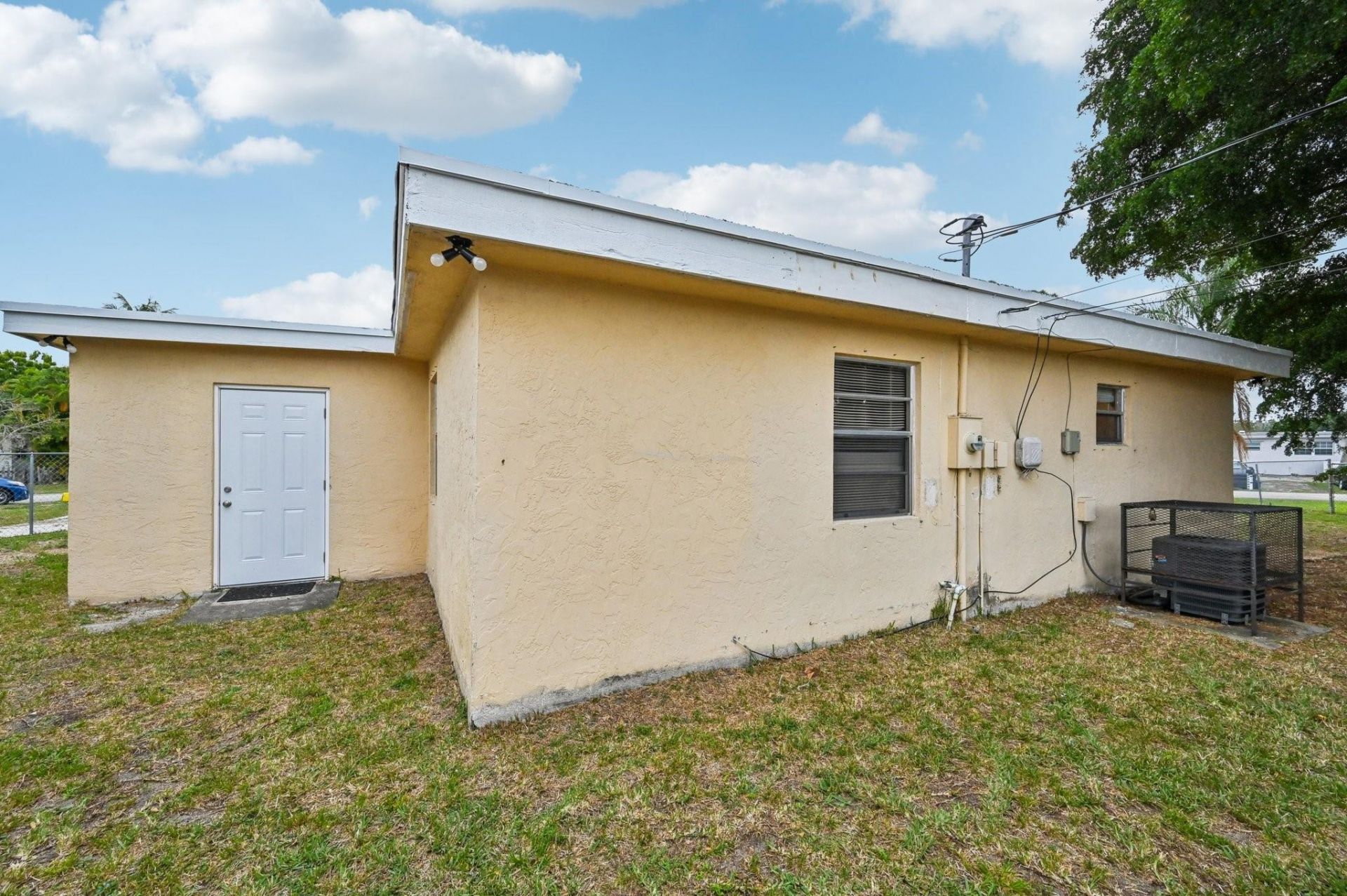 5618 Cinnamon Drive, West Palm Beach, FL 33415 Photo