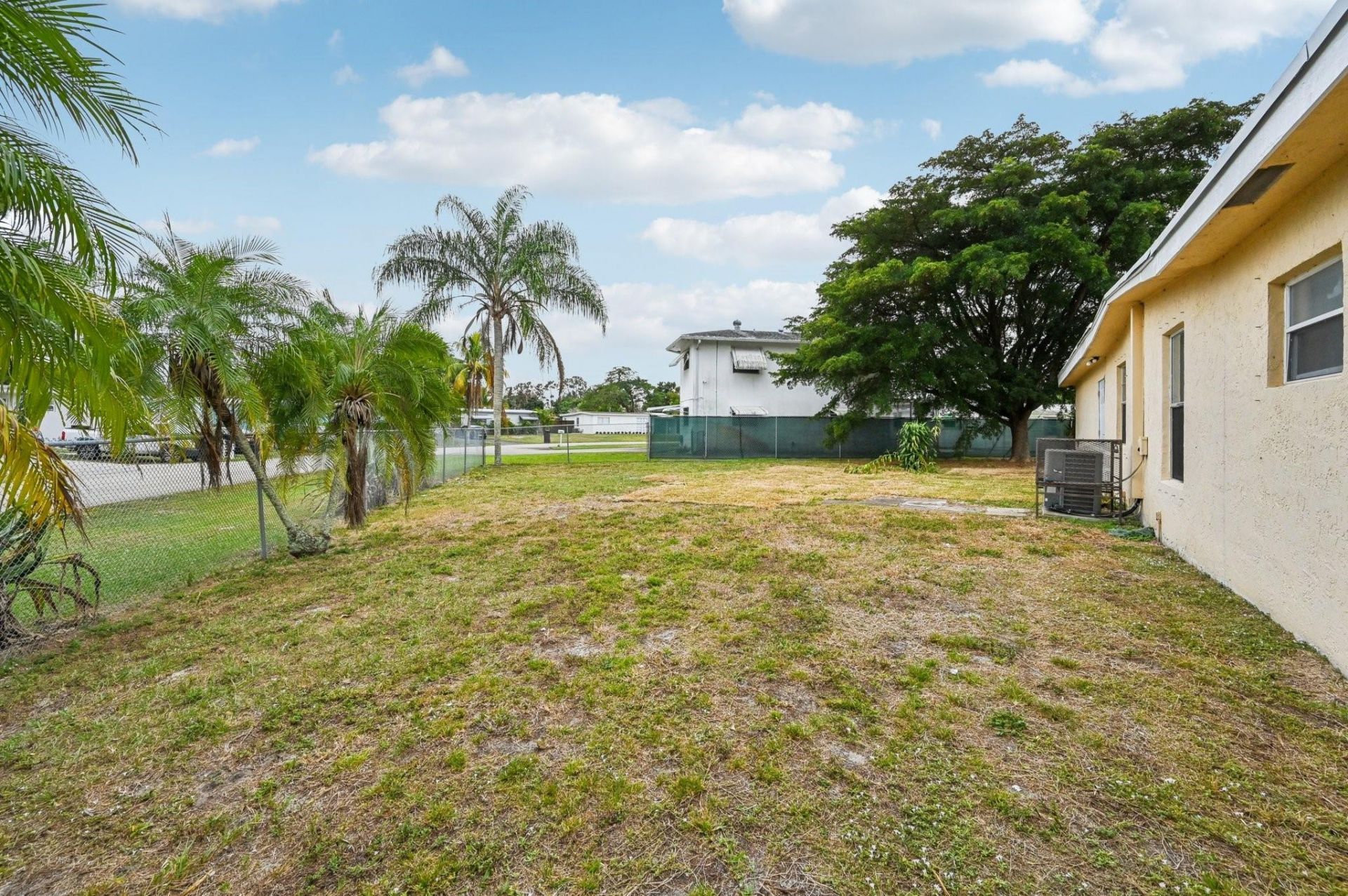 5618 Cinnamon Drive, West Palm Beach, FL 33415 Photo