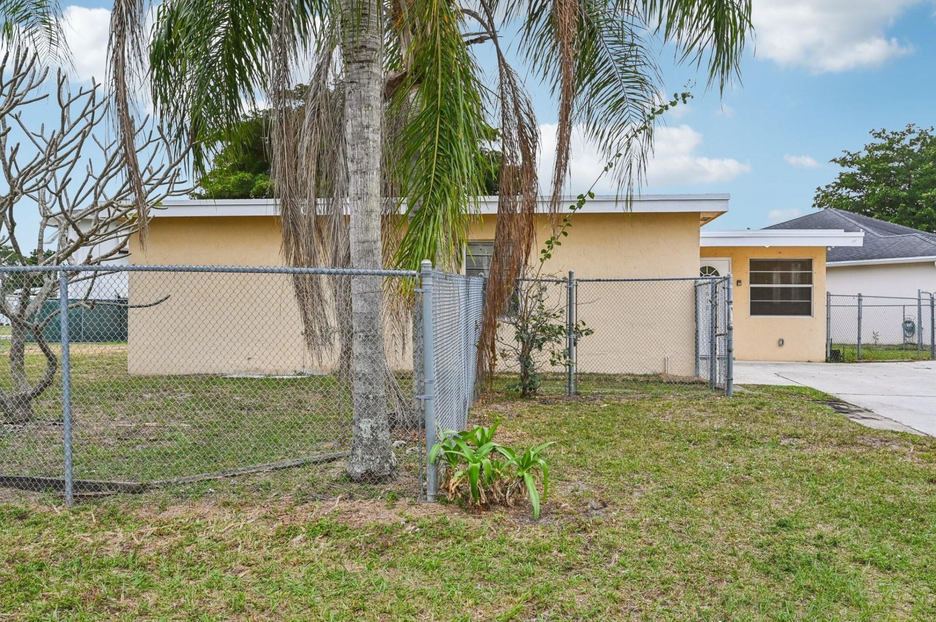 5618 Cinnamon Drive, West Palm Beach, FL 33415 Photo