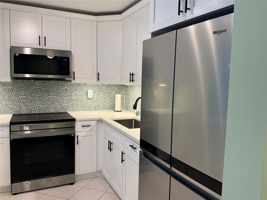 9300 SW 8th Street, Unit 215, Boca Raton, FL 33428 Photo