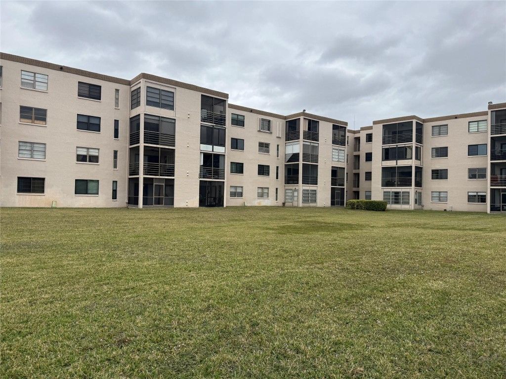 9300 SW 8th Street, Unit 215, Boca Raton, FL 33428 Photo