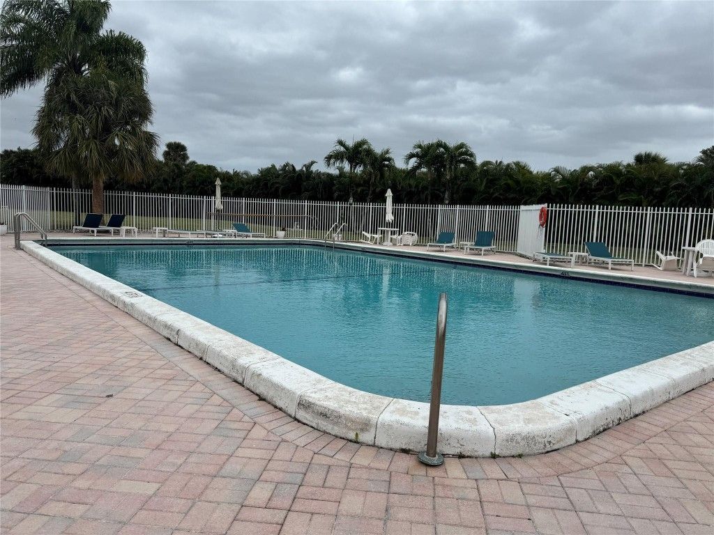 9300 SW 8th Street, Unit 215, Boca Raton, FL 33428 Photo