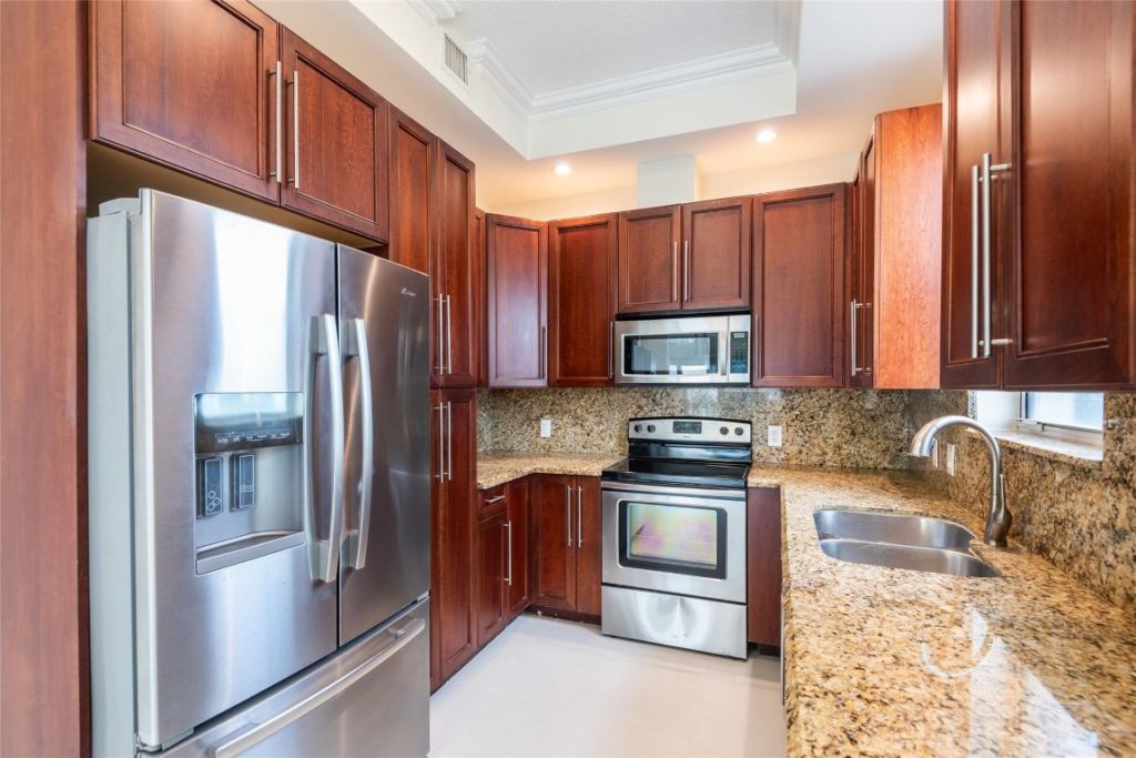 3236 NE 5th Street, Unit 402, Pompano Beach, FL 33062 Photo