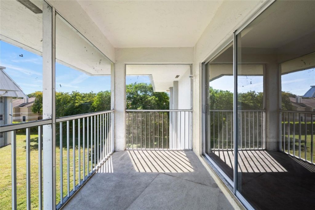 2980 Riverside Dr, Unit 324, Coral Springs, FL 33065 Photo