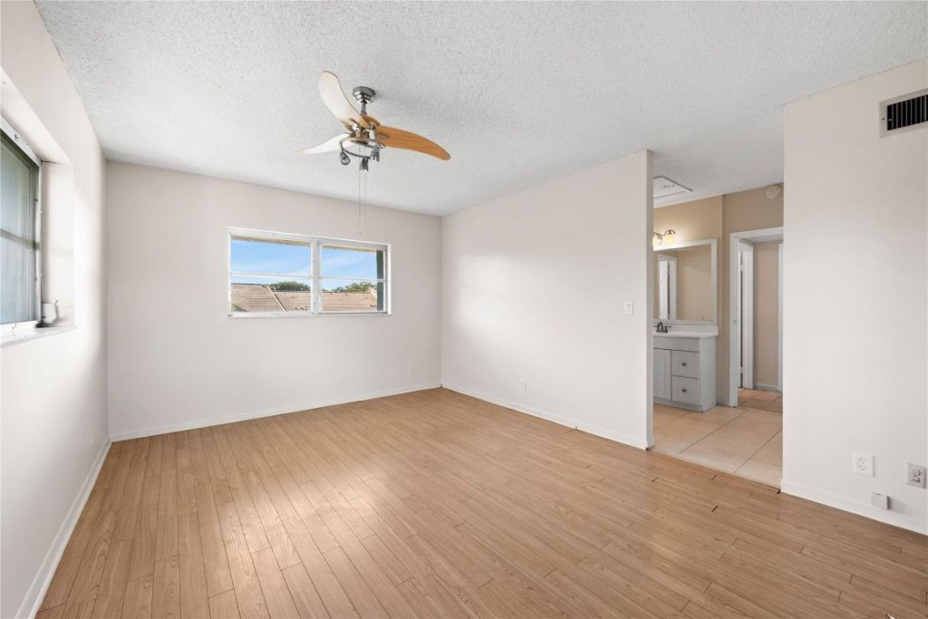 2980 Riverside Dr, Unit 324, Coral Springs, FL 33065 Photo