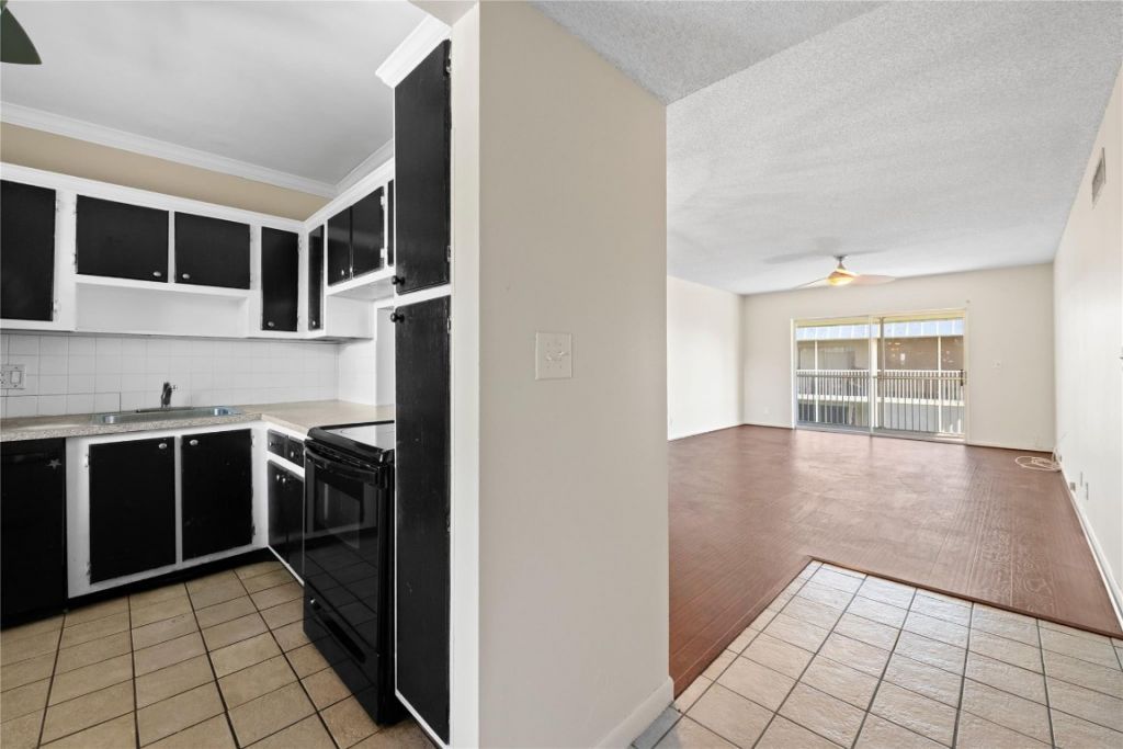 2980 Riverside Dr, Unit 324, Coral Springs, FL 33065 Photo