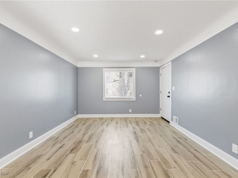 2811 Oak Park Avenue, Cleveland, OH 44109 Photo 8