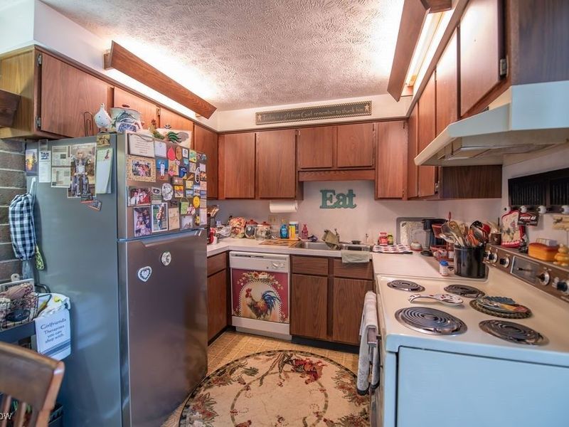 2045 Glamorgan Street, Alliance, OH 44601 Photo 10