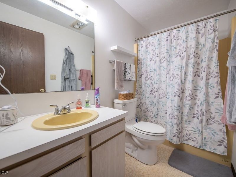 2045 Glamorgan Street, Alliance, OH 44601 Photo 22