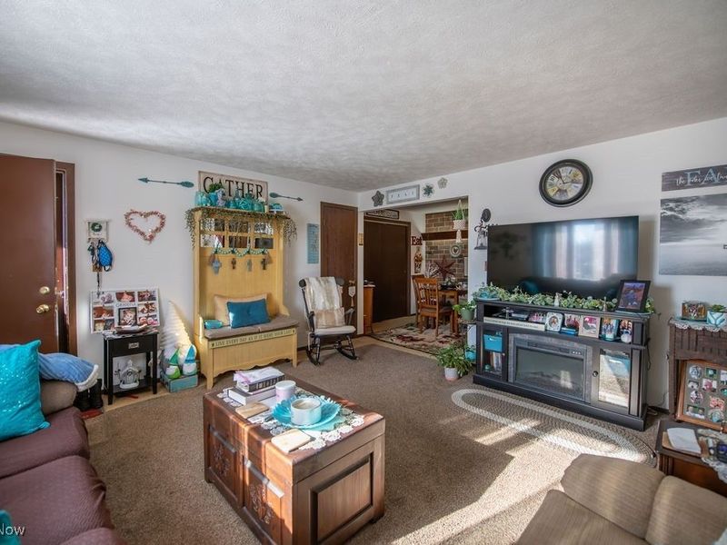 2045 Glamorgan Street, Alliance, OH 44601 Photo 3