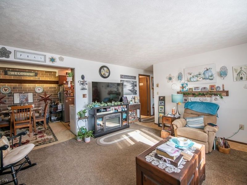 2045 Glamorgan Street, Alliance, OH 44601 Photo 6