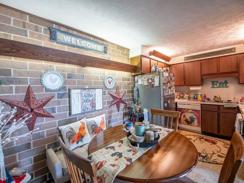 2045 Glamorgan Street, Alliance, OH 44601 Photo 9