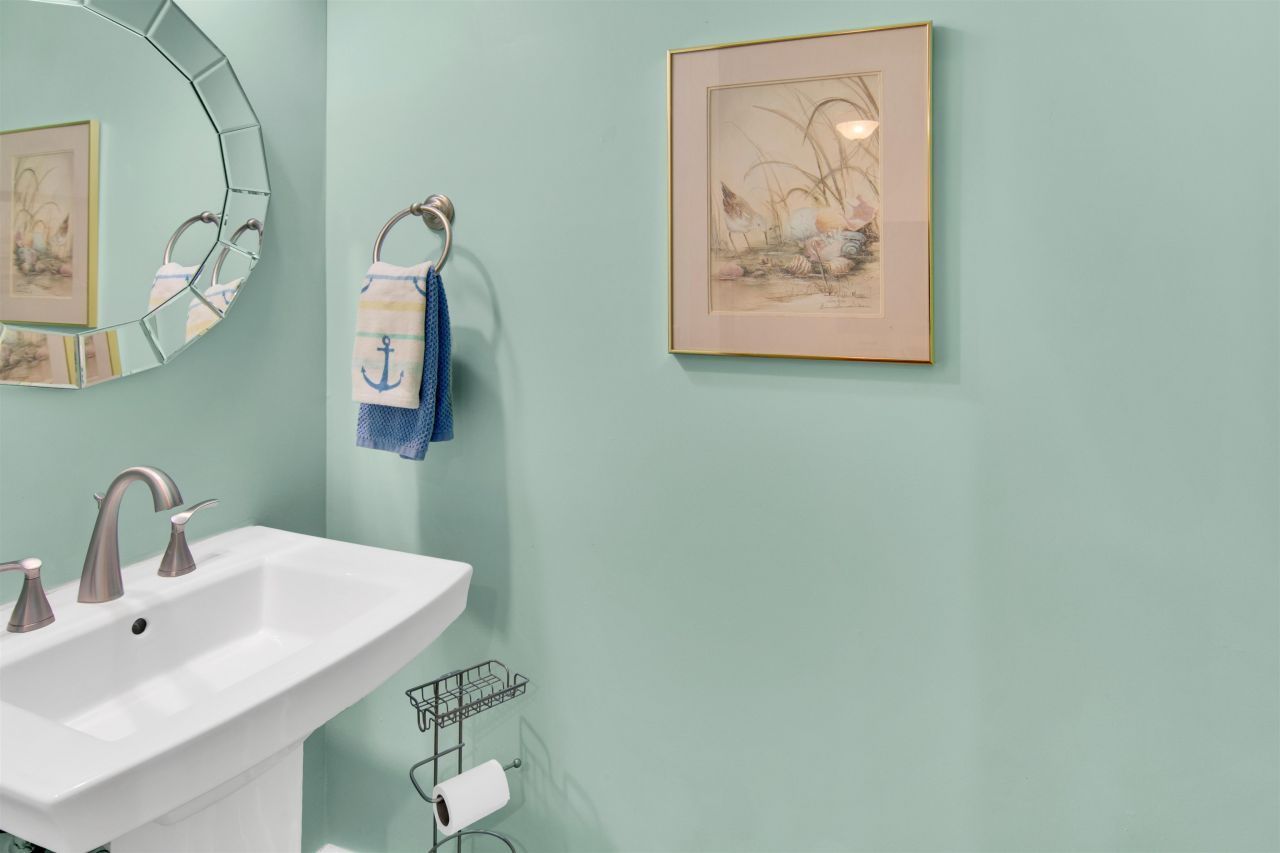 4902 N Market St. Photo 11