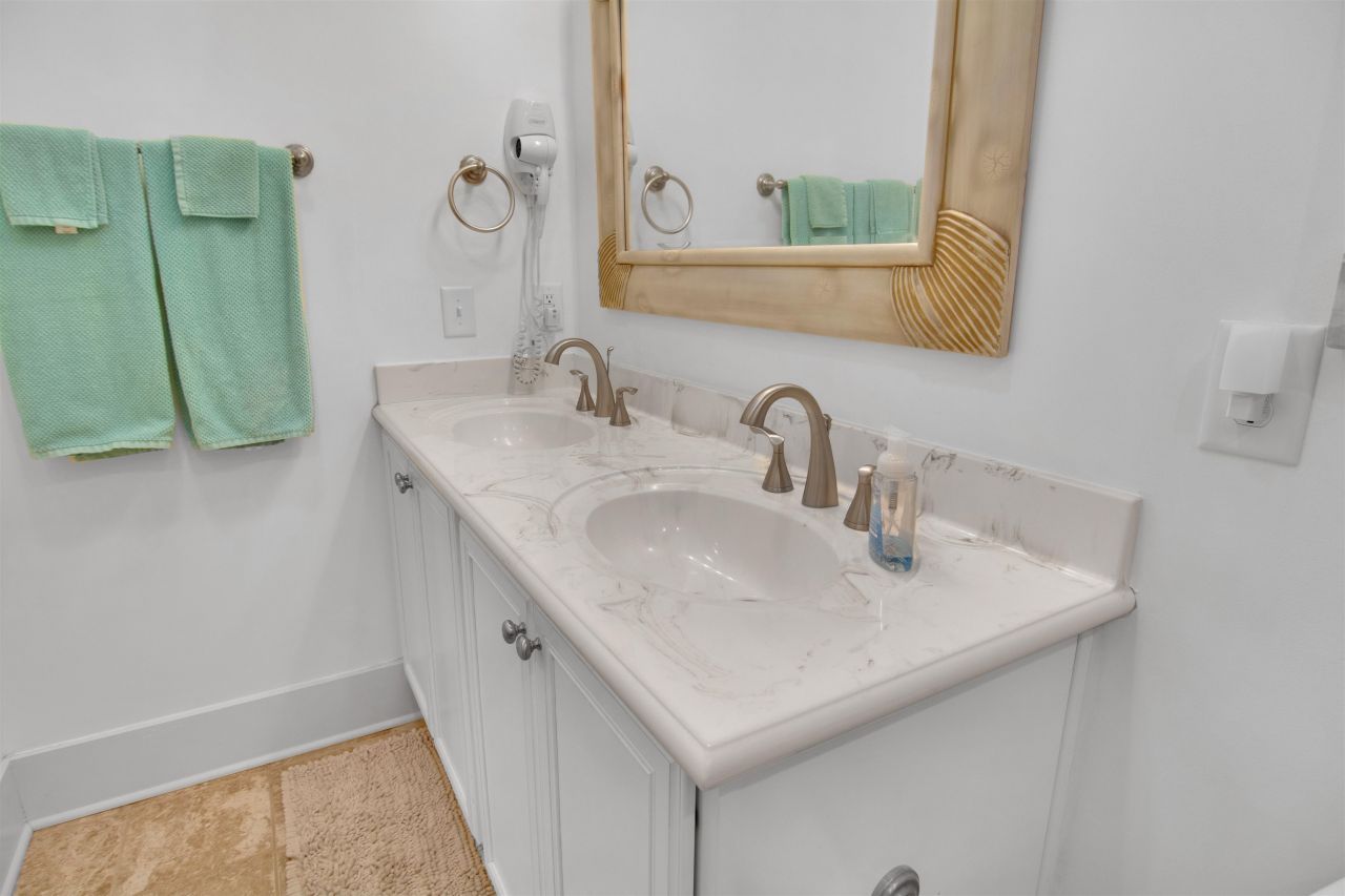 4902 N Market St. Photo 17