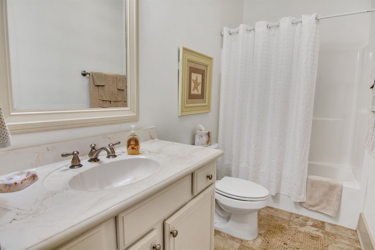 4902 N Market St. Photo 23