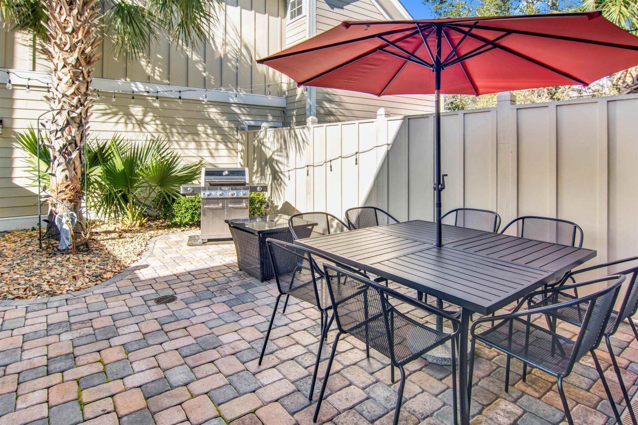 4902 N Market St. Photo 27