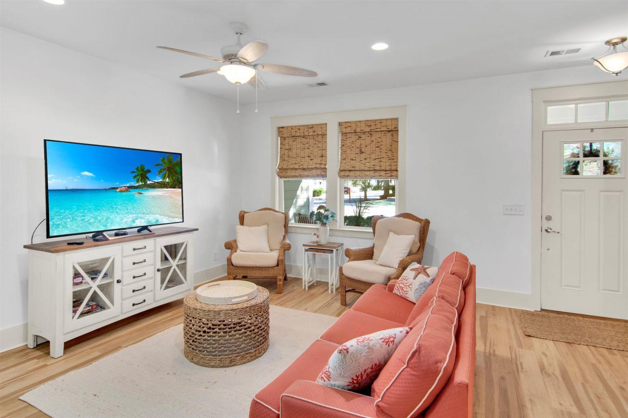 4902 N Market St. Photo 7