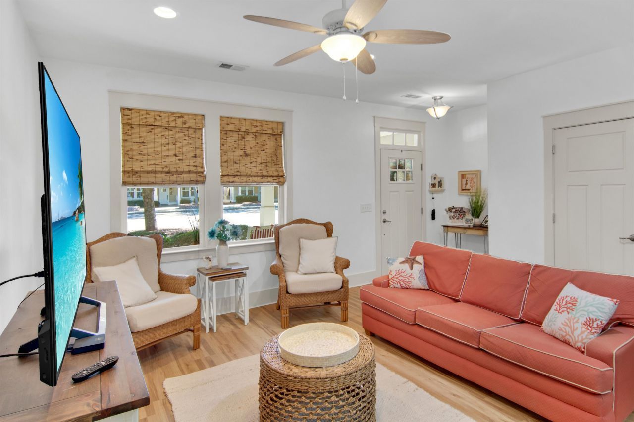 4902 N Market St. Photo 8