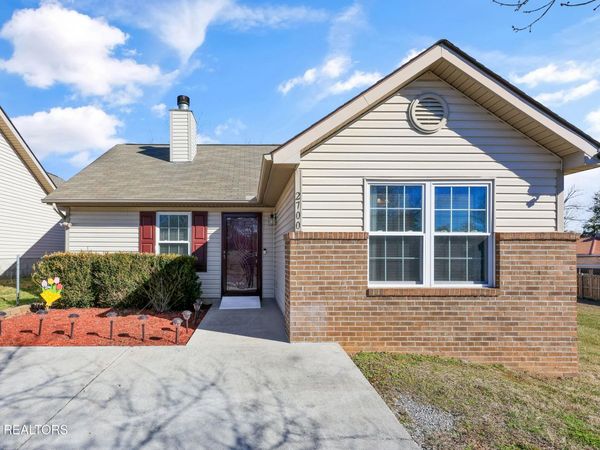 2700 Glacier Way, Knoxville, TN 37924