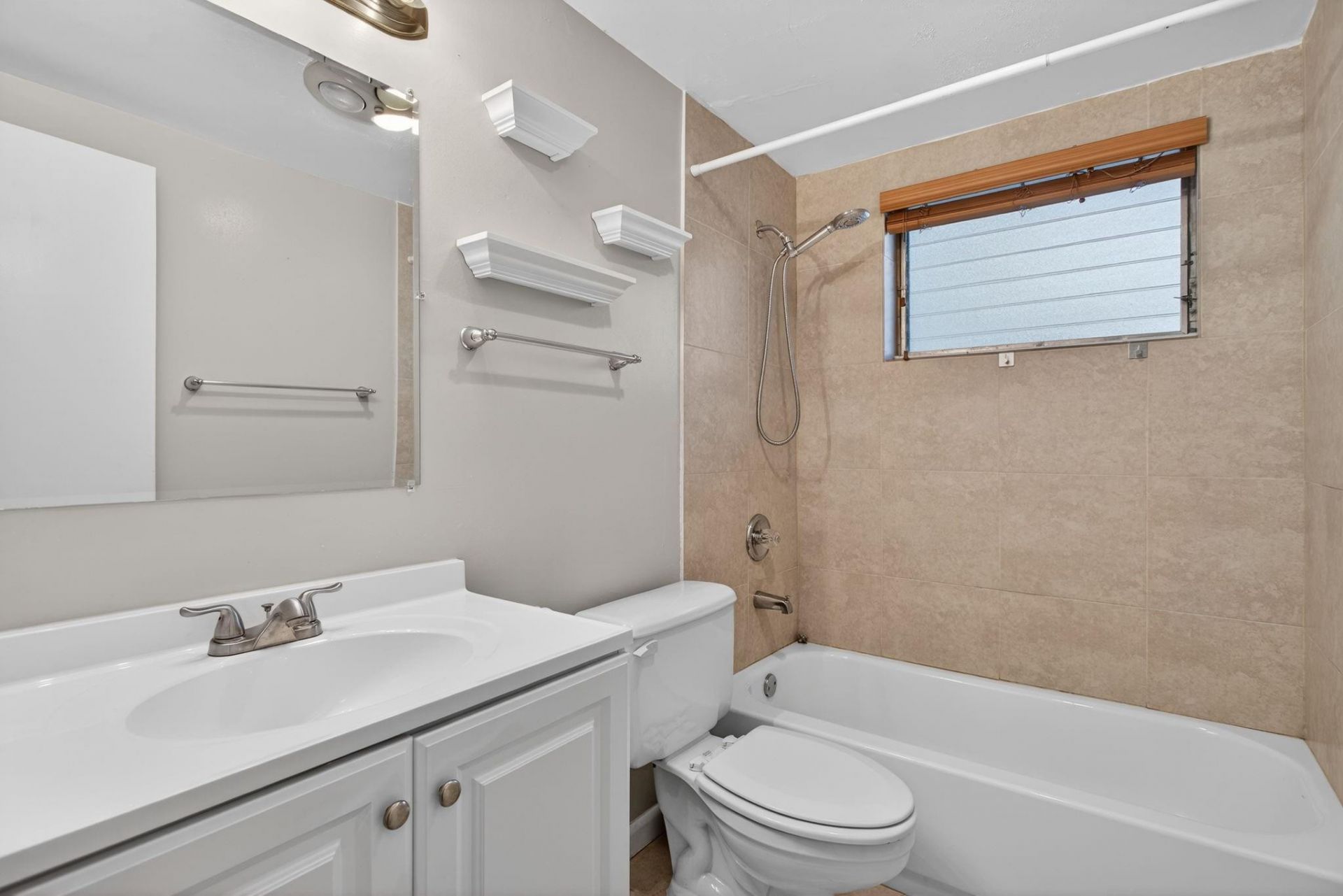 2115 NE 42nd Court, Unit 103, Lighthouse Point, FL 33064 Photo